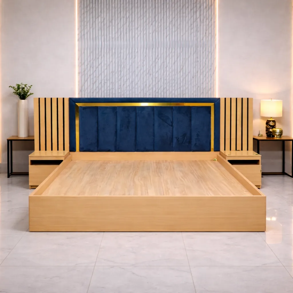 Lit moderne en bois clair avec tête capitonnée bleu et finition dorée – Design luxe contemporain