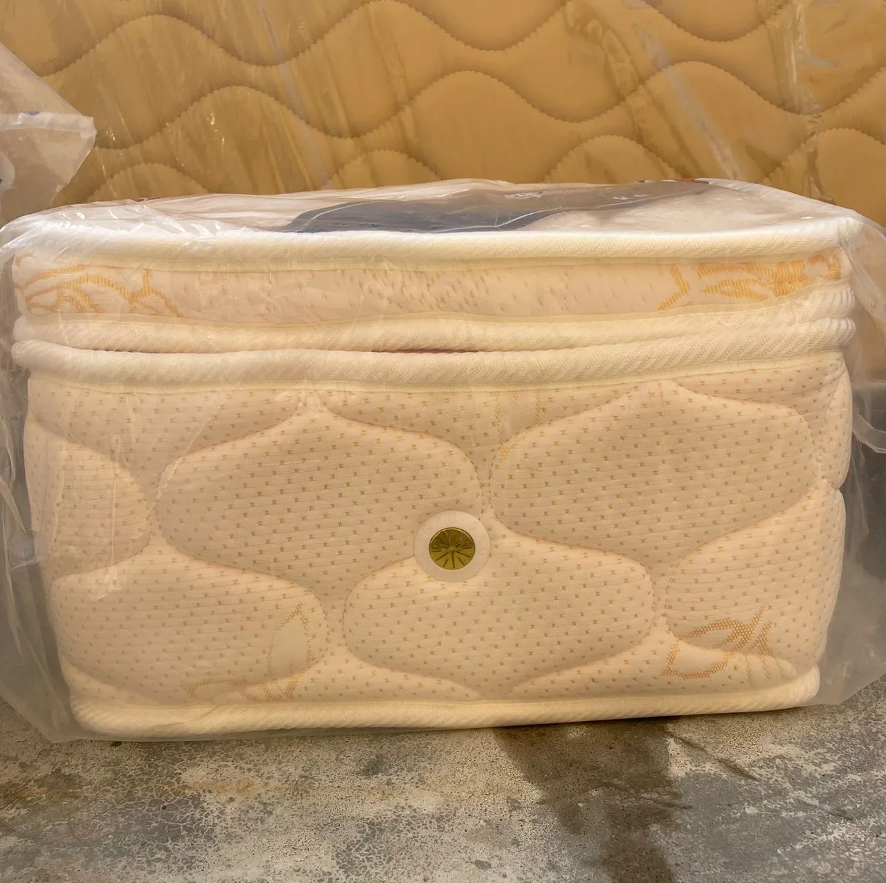 Matelas LUXURY en couleur unique